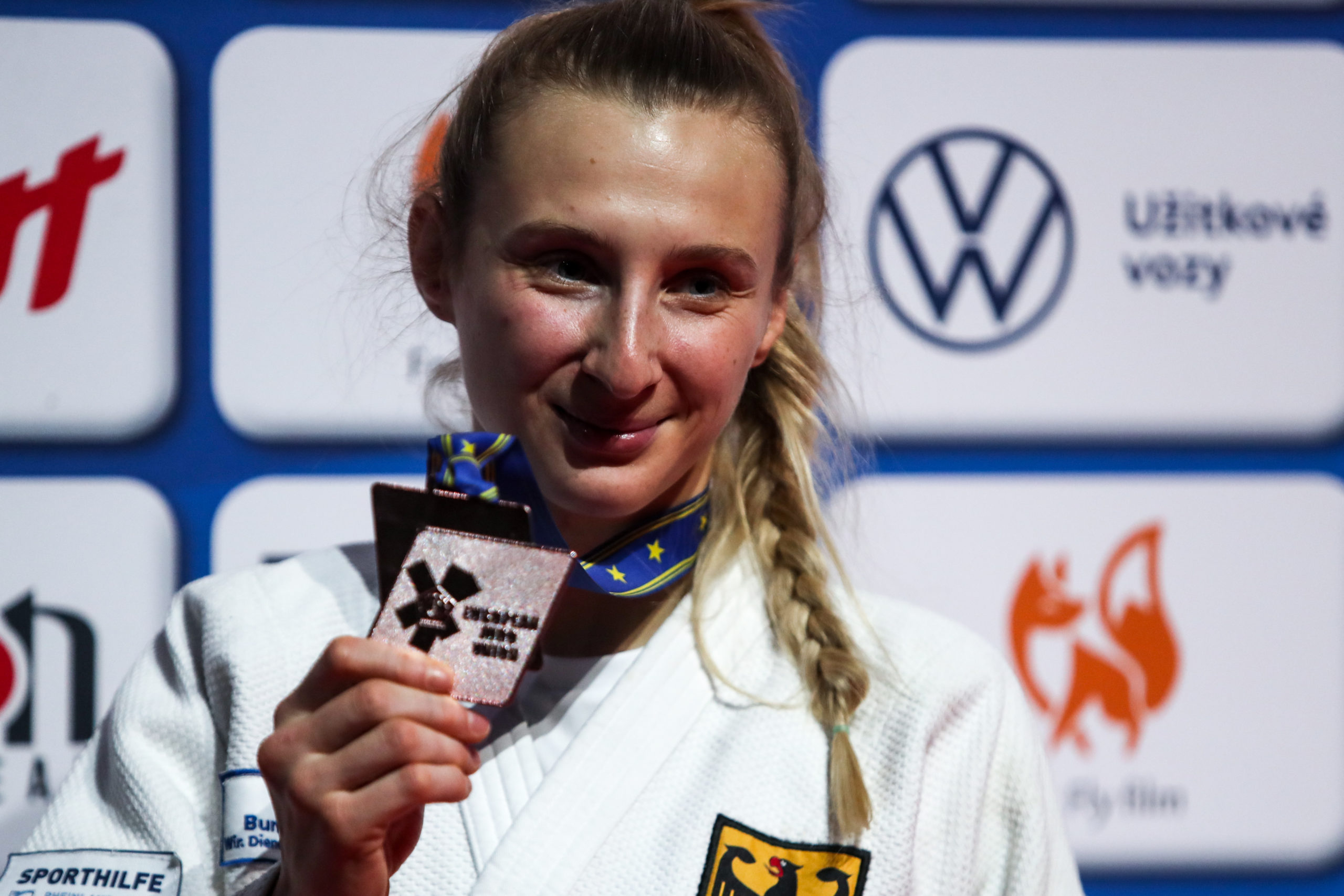 TRAJDOS DEDICATES BRONZE MEDAL TO HER GRANDFATHER